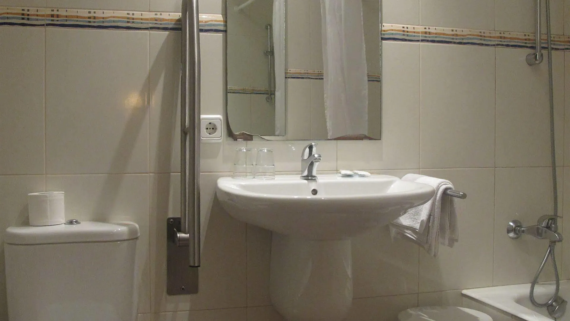 Hotel Europa Girona 2*,